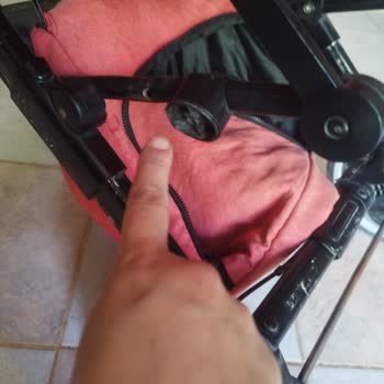 Ajet Uçuşunda Kırılan Bebek Arabası İçin Çözüm Sunulmuyor