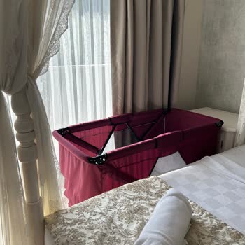 Otelin Oda Ve Hizmet Kalitesinden Memnun Kalmadım