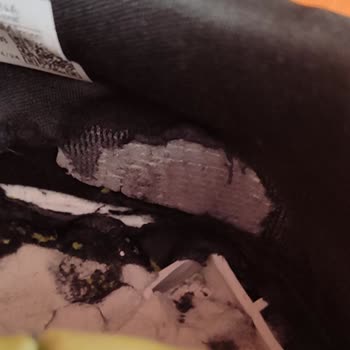 Reebok Sneakers Ayakkabıda Kısa Sürede Taban Ve Astar Sorunları Yaşadım