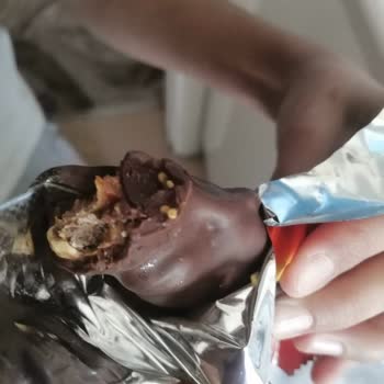 Aldığım Çikolatanın İçinden Kurt Çıkması Ve Müşteri Hizmetlerinin İlgisizliği