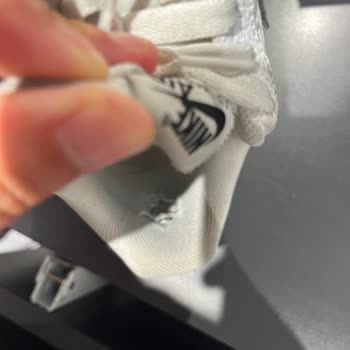 Kısa Sürede Yırtılan Ayakkabı İçin Garanti Reddi Ve Mağduriyet