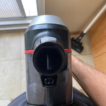 Bosch Dikey Süpürgede Toz Haznesi Kapağı Sorunu Ve Yedek Parça Talebi