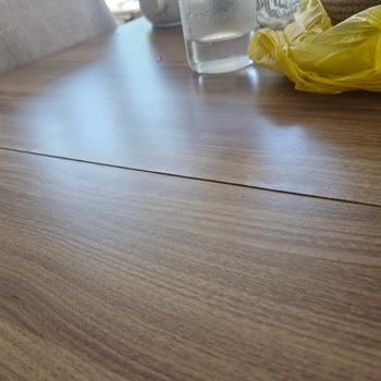 Garanti Kapsamındaki Yemek Masasında Şişme Ve Kabarma Sorunu İçin Ücret Talebi