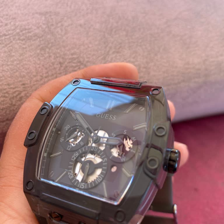 Saat & Saat Aldığım Guess Saat Camında Çizik Çıktı Müşteri Hizmetlerine Ulaşamıyorum