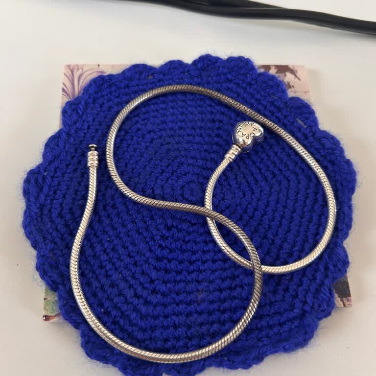 Pandora Kolyede Kısa Sürede Kararma Ve Mağazadan İlgisiz Yaklaşım