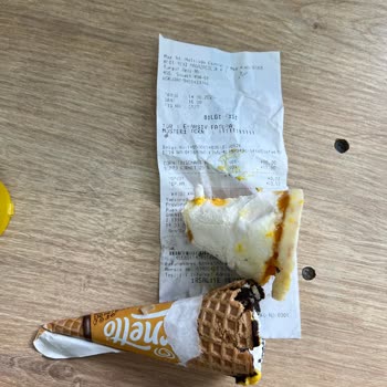 A101'den Aldığım Dondurma Eriyik Ve Kalitesizdi, Çalışan İlgisiz Davrandı