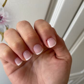 Manikür Hizmetinde Özensizlik Ve İlgisizlik Nedeniyle Memnuniyetsizlik