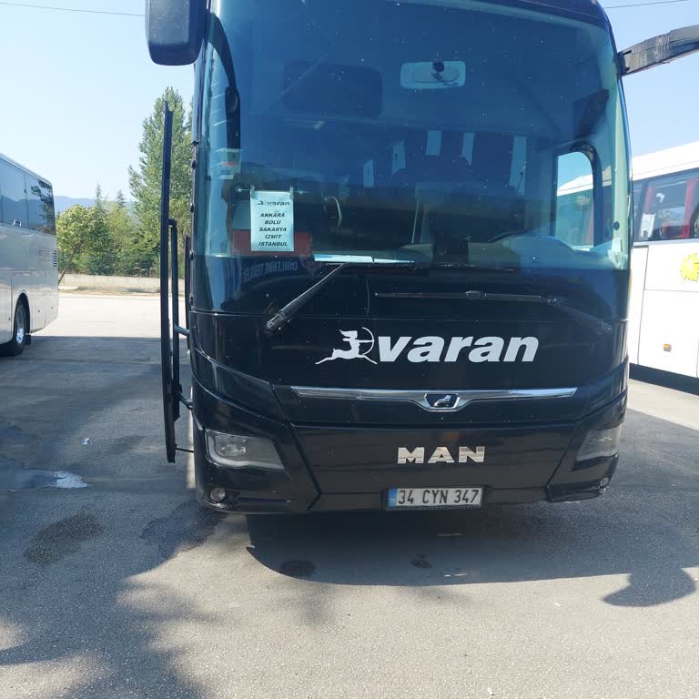 Varan Turizmde Eski Araç Pislik Ve Şoförün Sigara İçmesi Yolculuğu Çekilmez Yaptı