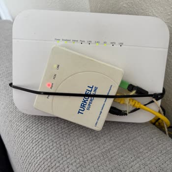 Kurulumda Eski Ve Başka Bir Markaya Ait Modem Takıldı, İnternet Bağlantısı Hiç Sağlanmadı