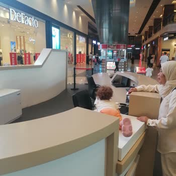 Taurus AVM'de Danışma Eksikliği Ve Bebek Arabası Hizmetinin Kaldırılması Mağduriyet Yarattı