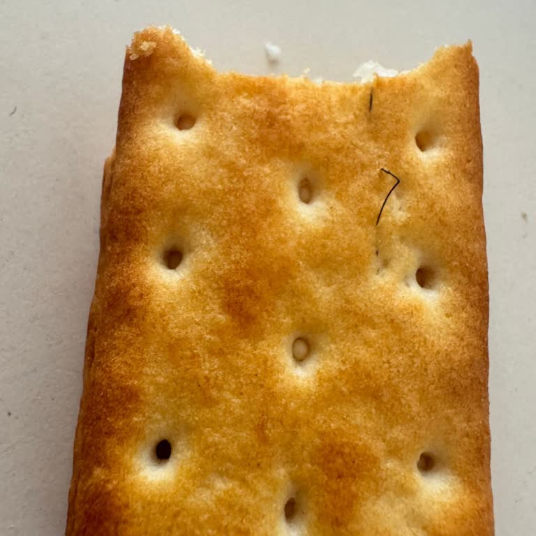 Çizi Bisküvide Yabancı Maddeyle Karşılaştım Ürün Güvenliğinden Endişeliyim