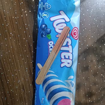 Dondurma Çubuğunda Siyah Çizgiler Ve Tadında Değişiklik