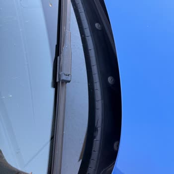 BMW 220d Silecek Fitillerinde Kronik Parçalanma Sorunu