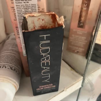 Huda Beauty Color Corrector Üründe Ambalaj Sorunu