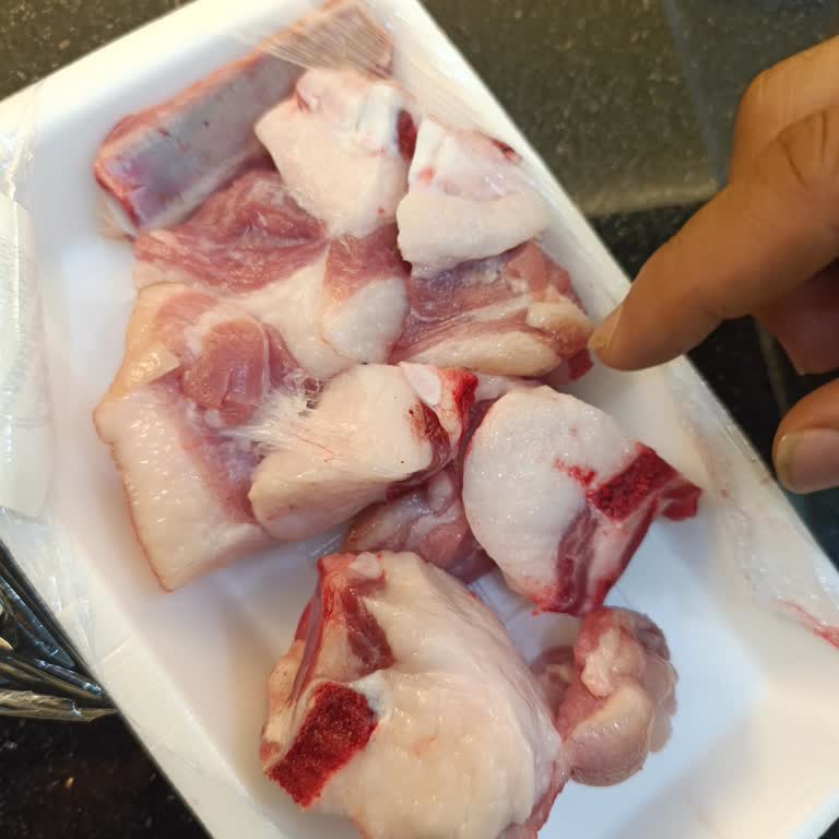 Migros Sanal Market'ten Gelen Güveçlik Et Tamamen Kemik Ve Yağdan İbaret Çıktı, İade Talebime Dönüş Yapılmadı