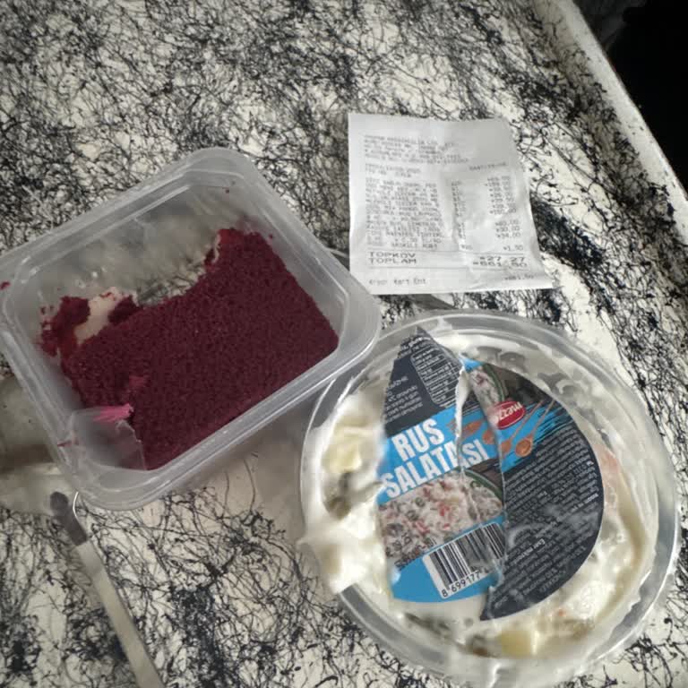 Bozuk Ve Bayat Ürünler, İlgisiz Personel: Sağlığımız Tehlikede!