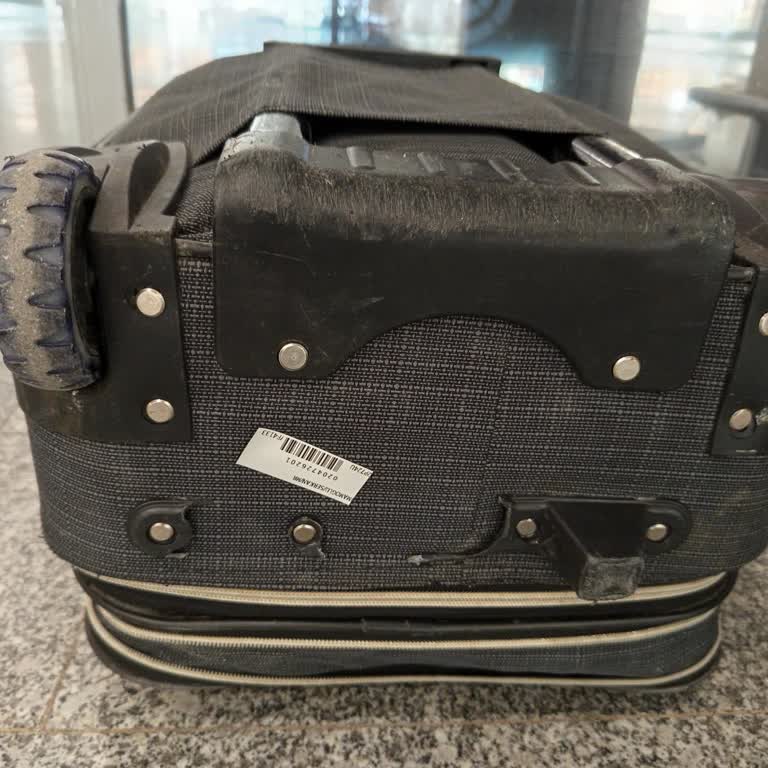 Havalimanında Valizimin Gövdesi Kırıldı, Değişim Talep Ediyorum