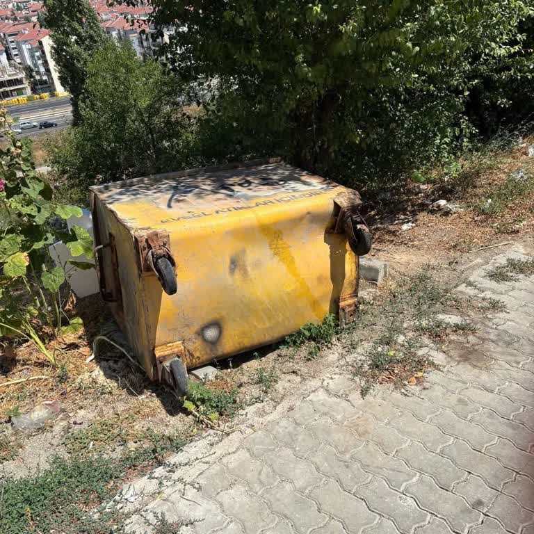 Kırık Çöp Tankı Sorunumuz Çözülmüyor!