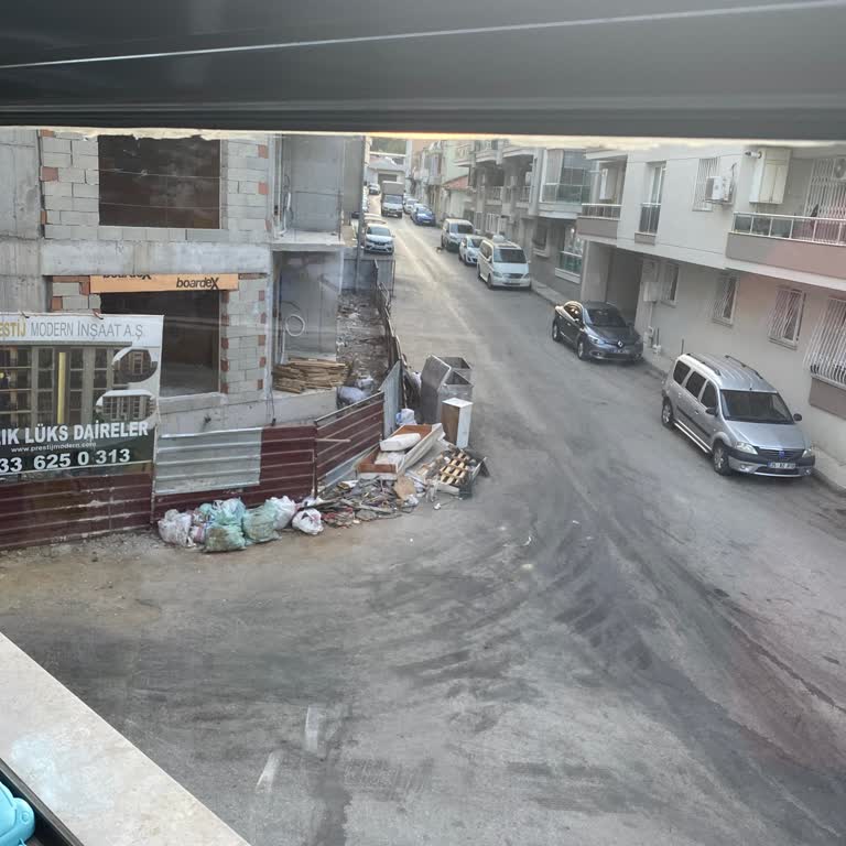 Sokakta Bırakılan Büyük Eşyalar Tekrar Çevreyi Kirletiyor