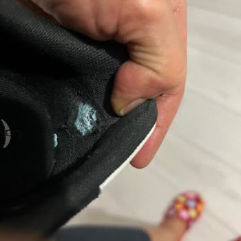 Kısa Sürede Hasar Gören Calvin Klein Sneaker İçin Değişim Veya İade Talebim Reddedildi