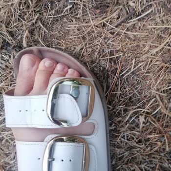 Yeni Alınan Terlik Kısa Sürede Yıprandı Ve Kemer Kısmı Açıldı