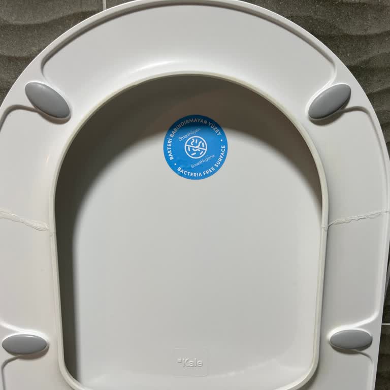 Kısa Sürede Kırılan Klozet Kapakları İçin Ücretsiz Değişim Talebi