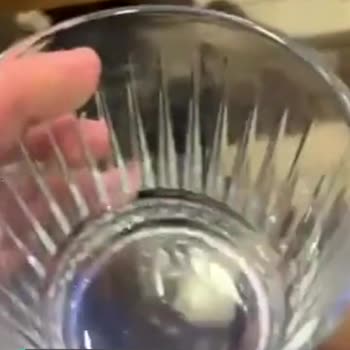 Mado 41 Şubesindeki Masaların Ve Bardakların Bakımsızlığı