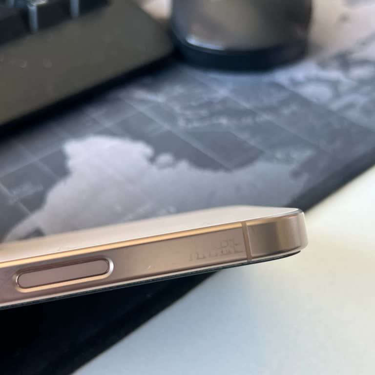 İphone 16 Pro Çerçevesinde Geçmeyen Leke İzleri Ve Cihaz Değişim Talebi