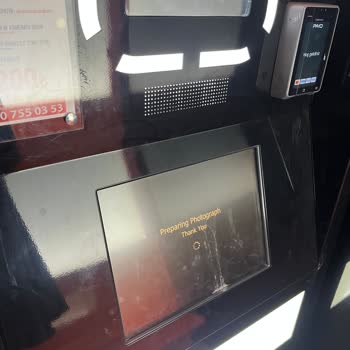 Fotoshop Makinesi Para Aldı, Fotoğraf Vermedi Ve Destek Sağlanmadı