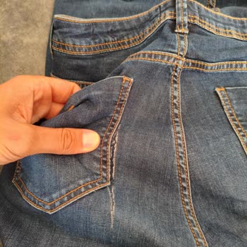 Aynı Noktadan Yırtılan Pantolonlar İçin Değişim Veya İade Talebim Reddedildi