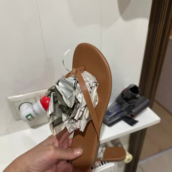 Bir Kez Giyilen Terlikte Bant Açılması Ve Değişim Talebine Ret