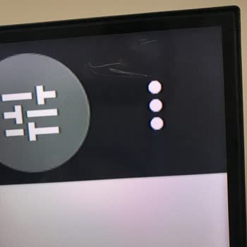 TCL Televizyon Kurulum Sonrası Fark Edilen Ekran Çizikleri