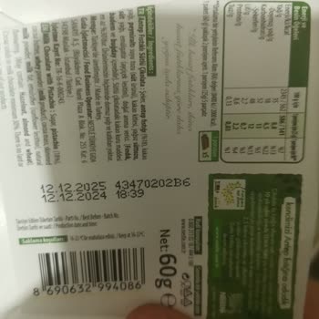 Aldığım Çikolatanın Yarısı Eksik Ve Üstü Beyazlamış Çıktı