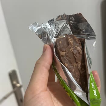 Son Kullanma Tarihi Geçmemiş Çikolatada Bayatlık Ve Renk Değişimi