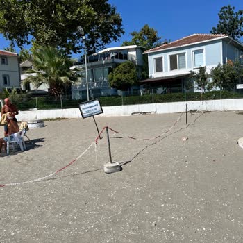 Halk Plajının Zincirle Kapatılması Ve Kullanım Engeli