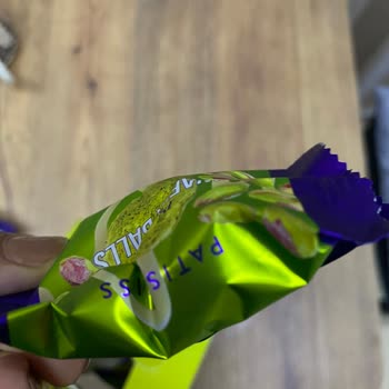 Yüksek Fiyatlı Patiswiss Wafer Balls Paketleri Yırtık Ve Ezik Çıktı