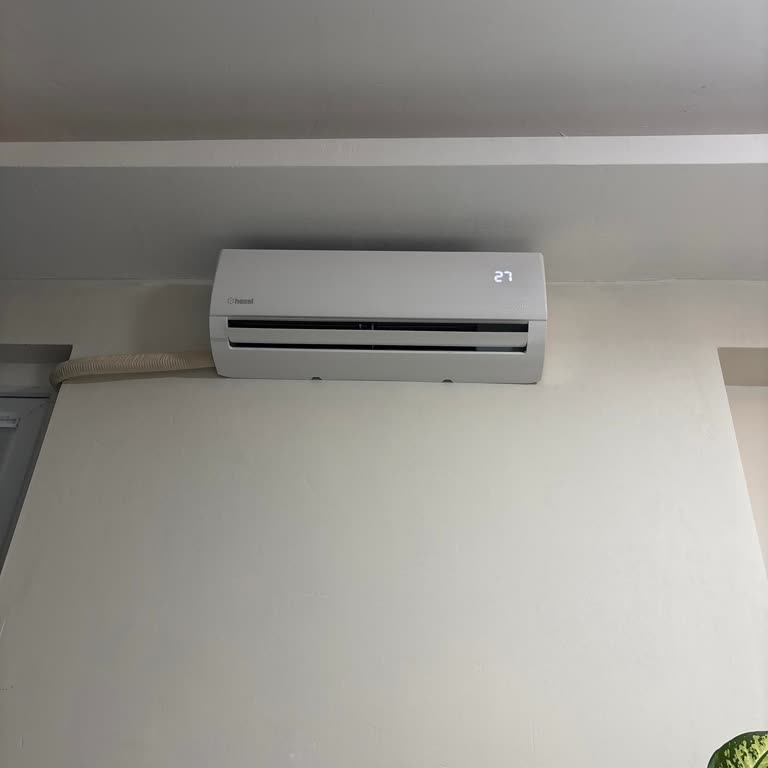 Klima Servisi Ekibinin Uygunsuz Kıyafet Ve Kötü Temizlikle Evime Gelmesi