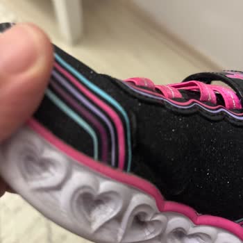 Kısa Sürede Yırtılan Çocuk Ayakkabısı İçin Çözüm Sunulmuyor