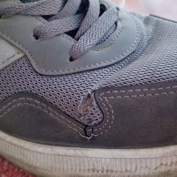 Kısa Sürede Yıpranan Ayakkabıya Ret Yanıtı Mağduriyetimi Artırdı