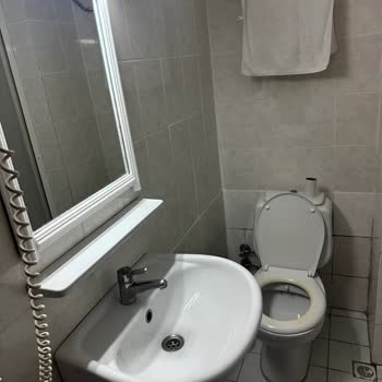 Cashmere Hotel'de Hijyen Sorunları Ve İade Talebi