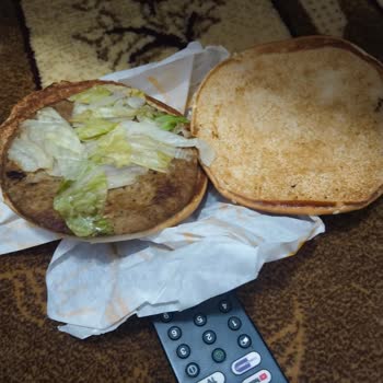 Peynirsiz Ve Lezzetsiz Hamburger Hayal Kırıklığı