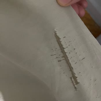 Aldığım Takım İkinci Giyişimde Yırtıldı Firma Sorumluluk Almadı