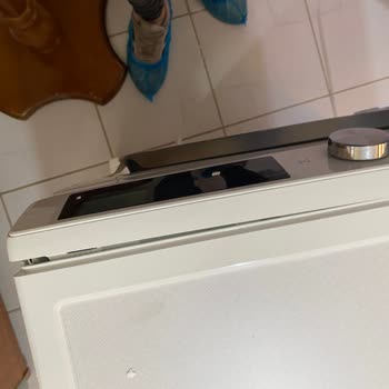 Samsung Sıfır Alınan Çamaşır Makinesi Kırık Geldi, Servis Çözüm Sunmadı