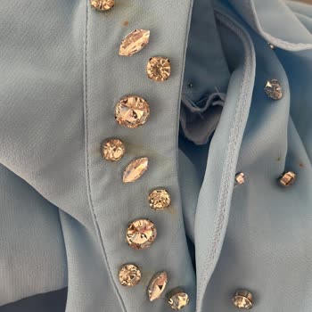 Yıkama Talimatına Uygun Yıkanan Elbisede Taşların Pas Akıtması Ve Müşteri Hizmetlerinin İlgisizliği