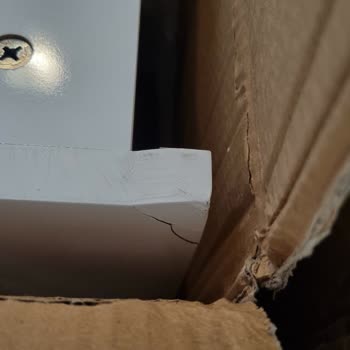 Kırık Gelen Banyo Dolabı İadesi Bir Ay Boyunca Gerçekleşmedi