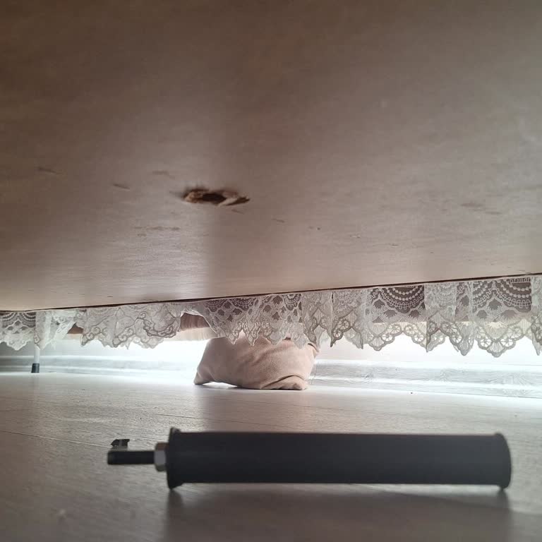 Koltuk Takımının Orta Ayakları Sürekli Kırılıyor, Çözüm Bekliyorum