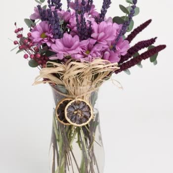 Görseldekiyle Alakasız Ve Özensiz Çiçek Teslimatı Hayal Kırıklığı