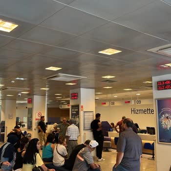 Şubede Sıra Karışıklığı Ve Yetersiz Gişe Nedeniyle Yaşanan Mağduriyet