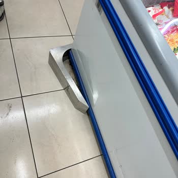 BİM Ataşehir Mağazasında Hijyen Ve Düzen Eksikliğiyle Karşılaştım