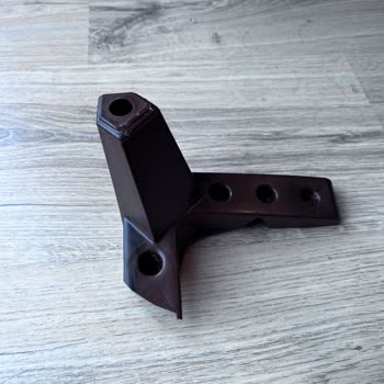 Garanti Kapsamındaki Baza Ayağı Kırıldı, Müşteri Hizmetlerinden Dönüş Alamıyorum